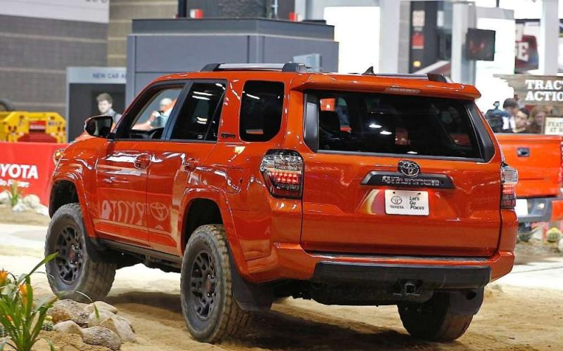 back rear view Toyota Hilux Surf 2017